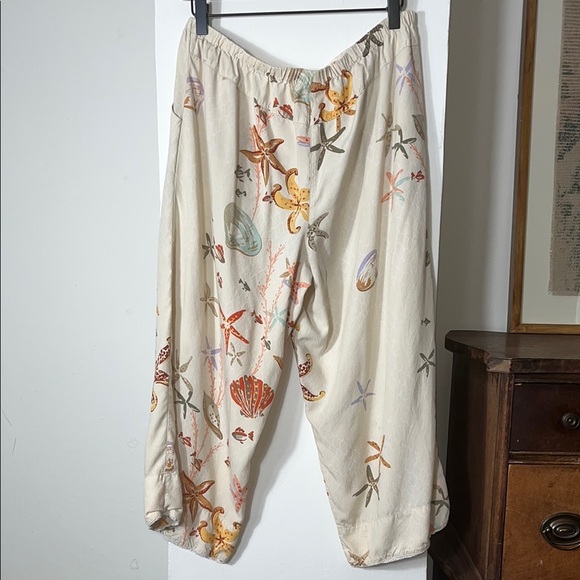 Women's Cream Starfish Print Pants - Picture 9 of 9